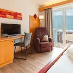 Kamenhof Aparthotel 3*